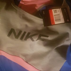 Nike women’s sports bra NWT grey and pink